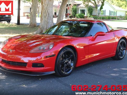 Used 2007 Chevrolet Corvette Coupe w/ Preferred Equipment Group RWD image 1