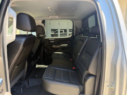 Used 2019 GMC Sierra 2500 Denali w/ Duramax Plus Package AWD/4WD image 9