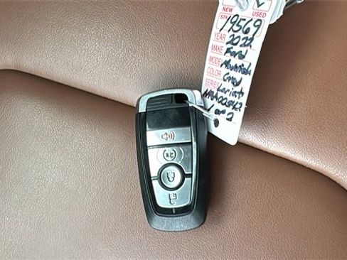 Certified 2022 Ford Maverick Lariat w/ Lariat Luxury Package image 30