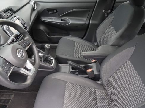 Used 2020 Nissan Versa S FWD image 11
