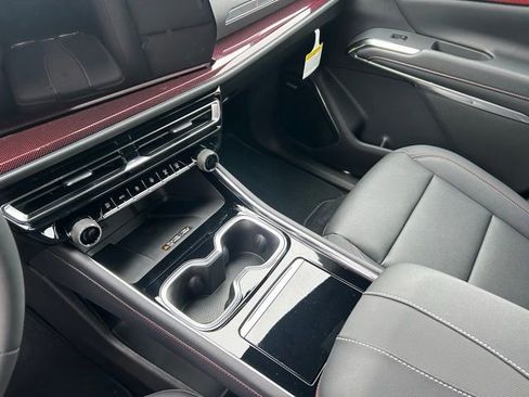 New 2026 Chevrolet Traverse Z71 w/ Enhanced Driving Package AWD/4WD image 28
