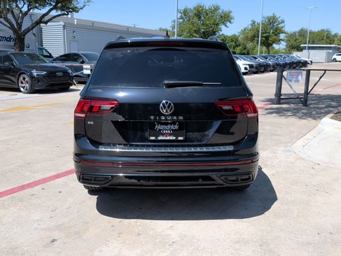 Used 2022 Volkswagen Tiguan SE R-Line FWD image 9