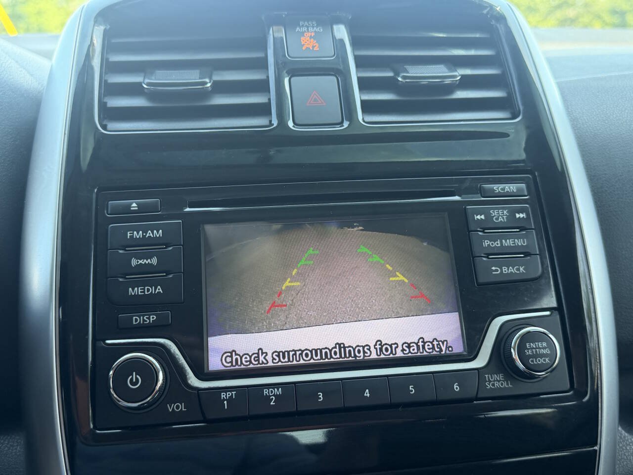 Used 2017 Nissan Versa Note SV FWD image 30
