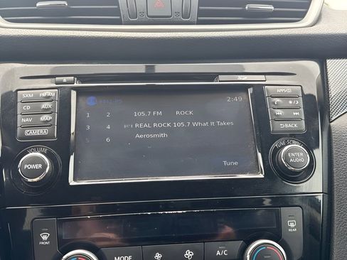 Used 2015 Nissan Rogue SL FWD image 17