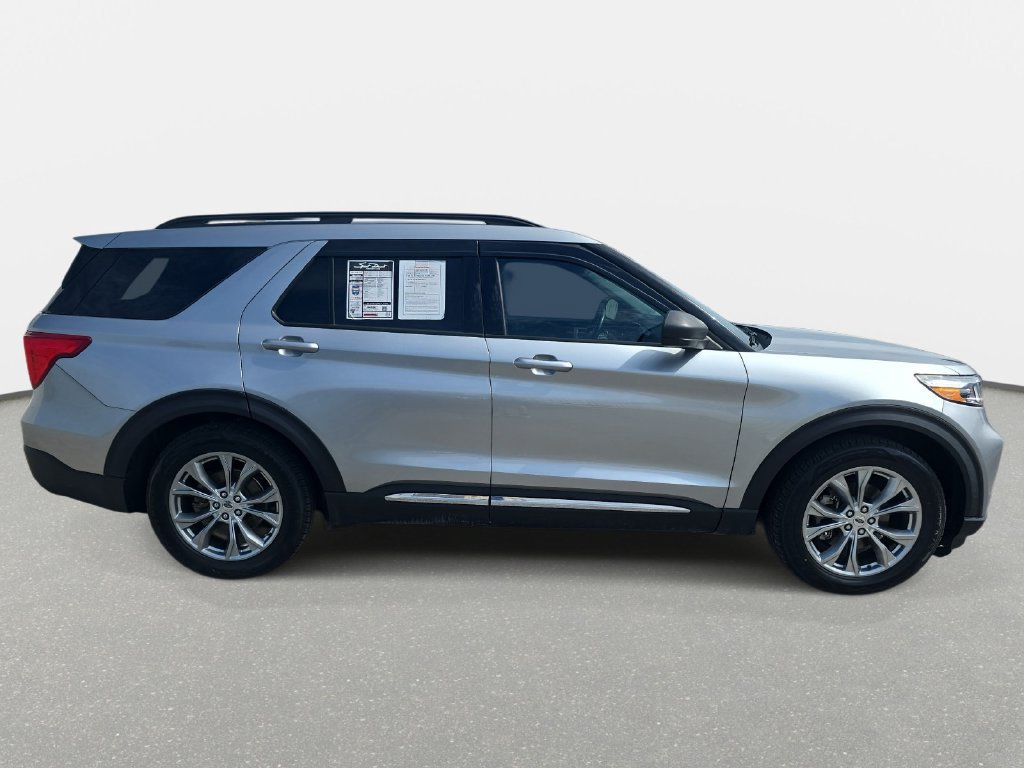 Used 2022 Ford Explorer XLT w/ Equipment Group 202A RWD image 4