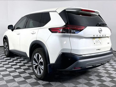 Used 2021 Nissan Rogue SV FWD image 2