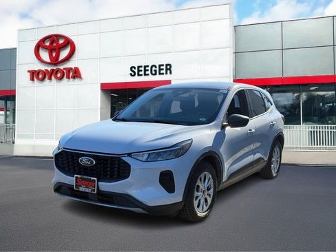 Used 2025 Ford Escape Active FWD image 10