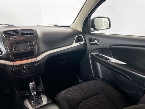 Used 2019 Dodge Journey SE w/ Premium Group FWD image 22