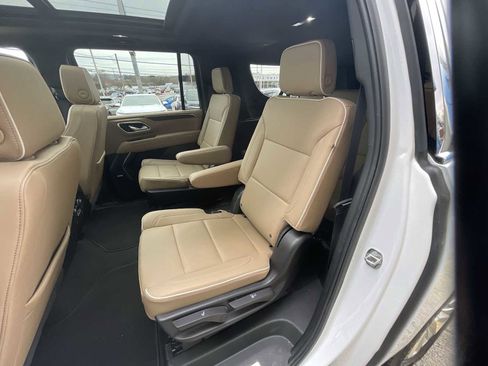 Used 2024 Chevrolet Suburban Premier w/ Premium Package 2 image 25