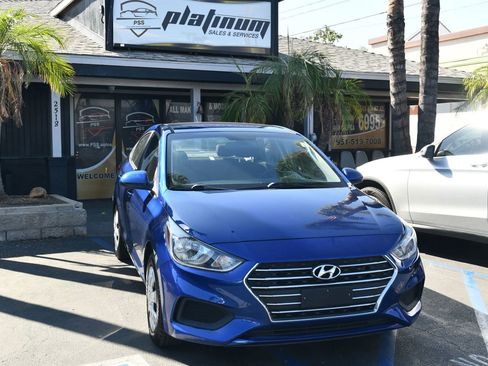 Used 2019 Hyundai Accent SE image 3
