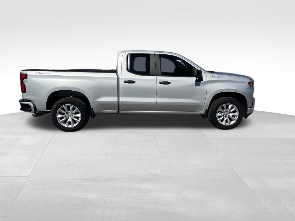 Used 2020 Chevrolet Silverado 1500 Custom w/ Custom Value Package AWD/4WD image 7