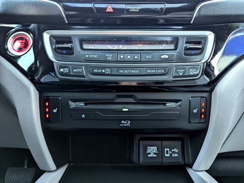 Used 2019 Honda Pilot Touring image 24