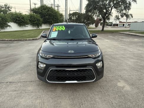 Used 2020 Kia Soul S FWD image 2