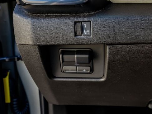 Used 2024 GMC Canyon AT4X image 22