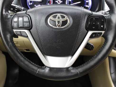 Used 2017 Toyota Highlander Limited Platinum AWD/4WD image 26