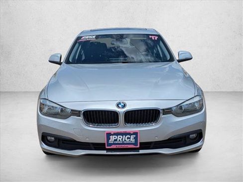 Used 2017 BMW 320i xDrive Sedan AWD/4WD image 2