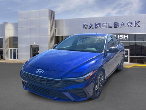 Used 2025 Hyundai Elantra Sport FWD image 13