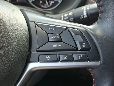 Used 2022 Nissan Sentra SR w/ SR Premium Package FWD image 23