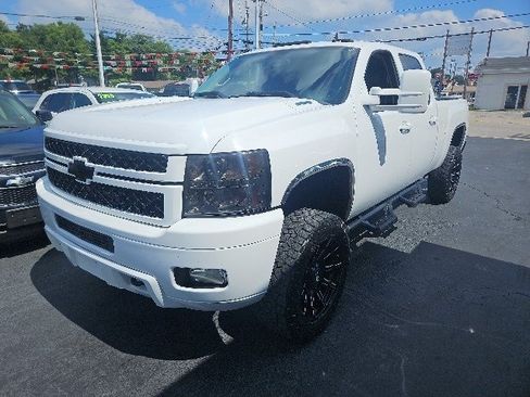 Used 2014 Chevrolet Silverado 2500 LTZ w/ LTZ Plus Package AWD/4WD image 1