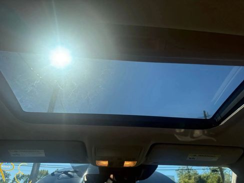 Used 2018 Honda Accord Touring image 15