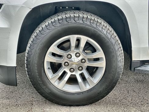 Used 2019 Chevrolet Suburban LT image 34