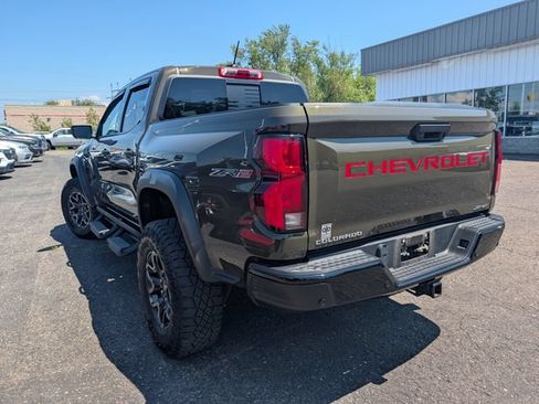 Used 2024 Chevrolet Colorado ZR2 w/ ZR2 Convenience Package III AWD/4WD image 9