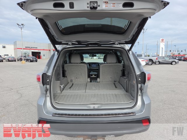 Used 2015 Toyota Highlander XLE AWD/4WD image 30