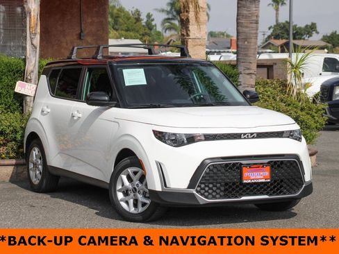 Used 2023 Kia Soul S image 2