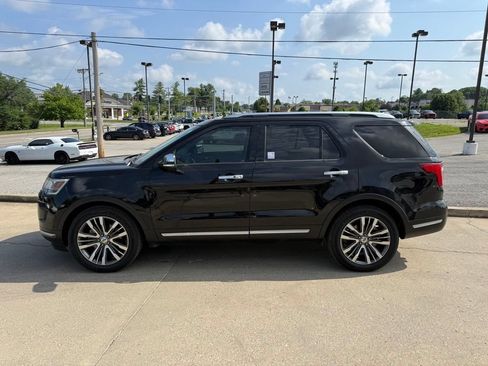 Used 2019 Ford Explorer Platinum AWD/4WD image 9