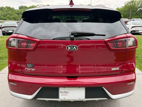 Used 2017 Kia Niro EX FWD image 20