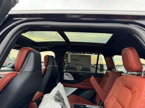 New 2025 Lincoln Aviator Reserve w/ Equipment Group 201A image 11