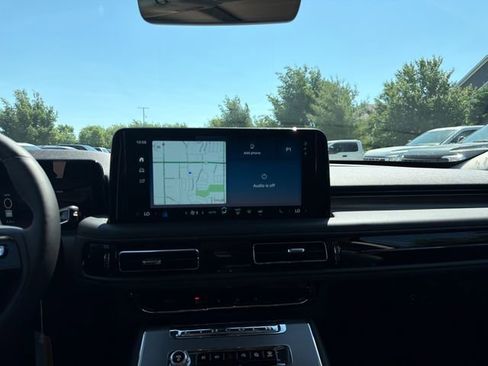 New 2026 Lincoln Aviator AWD w/ Jet Appearance Package image 18