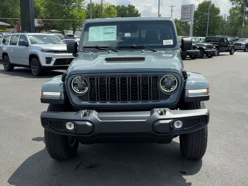 New 2026 Jeep Gladiator Sport AWD/4WD image 2