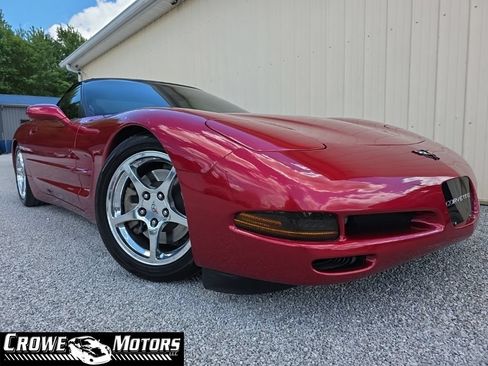 Used 2004 Chevrolet Corvette Convertible w/ Preferred Equipment Group RWD image 1
