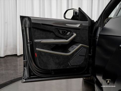 Used 2024 Lamborghini Urus Performante AWD/4WD image 23