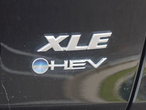 Used 2025 Toyota RAV4 XLE w/ Weather Package AWD/4WD image 19