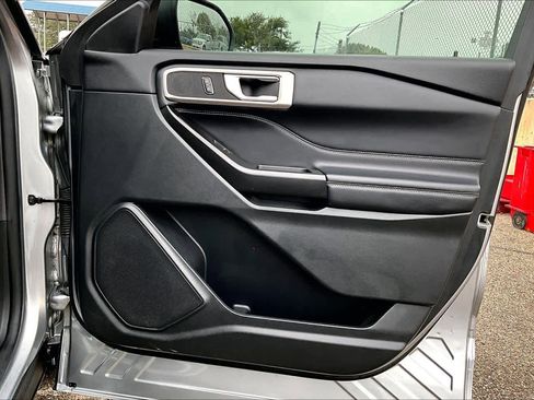Used 2020 Ford Explorer XLT w/ Equipment Group 202A image 22