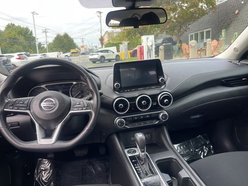 Certified 2022 Nissan Sentra SV image 11