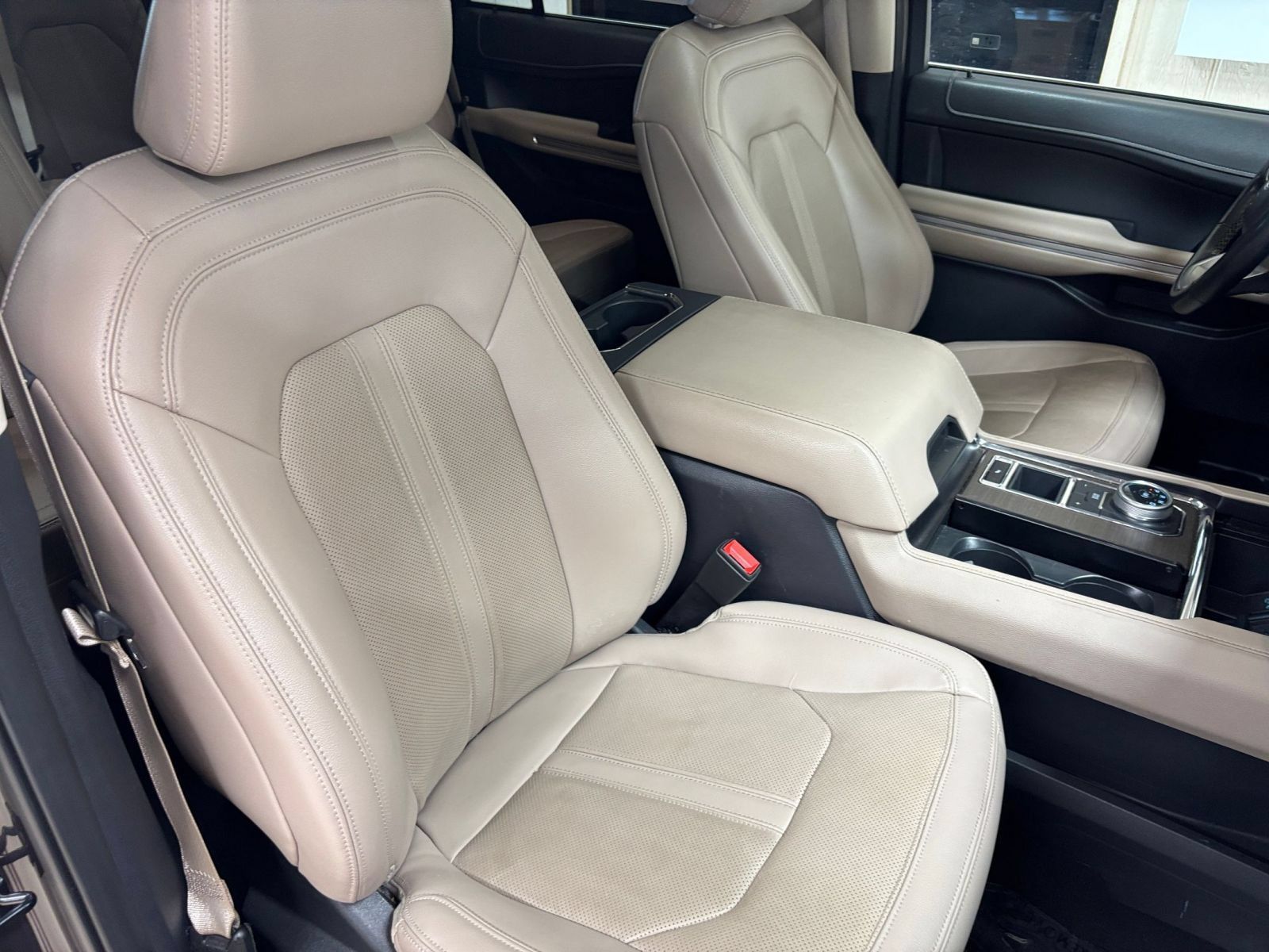 Used 2024 Ford Expedition Limited RWD image 40