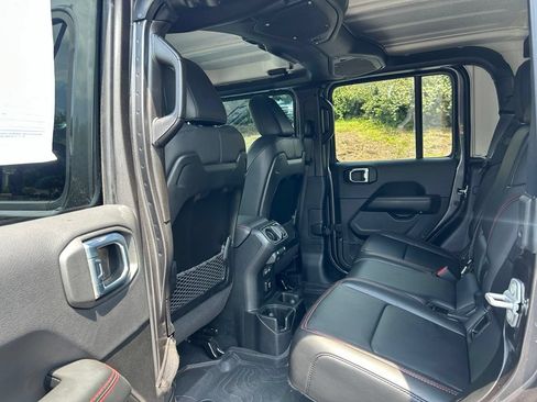 Used 2025 Jeep Gladiator Rubicon w/ Safety Group AWD/4WD image 49