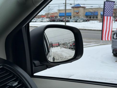 Used 2019 Dodge Grand Caravan SE w/ UConnect Hands-Free Group image 48