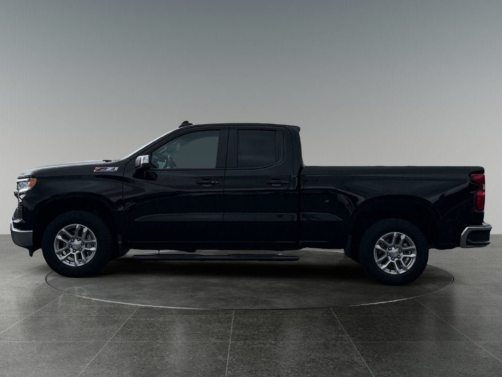 Used 2024 Chevrolet Silverado 1500 LT w/ Z71 Off-Road Package AWD/4WD image 6