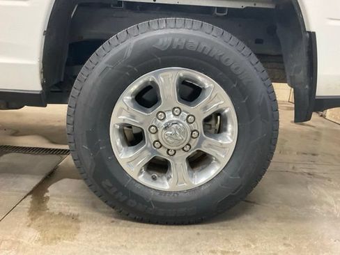 Used 2024 RAM 2500 Big Horn AWD/4WD image 15