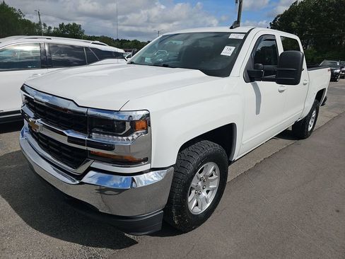 Used 2018 Chevrolet Silverado 1500 LT w/ Trailering Package image 2