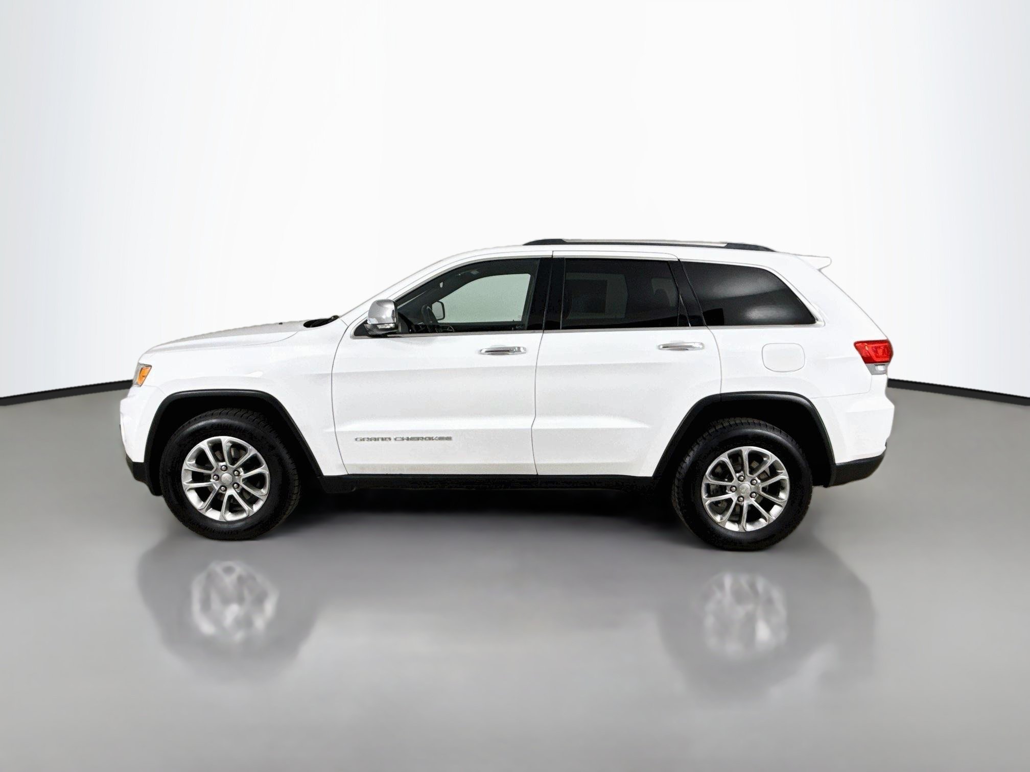 Used 2016 Jeep Grand Cherokee Limited AWD/4WD image 4