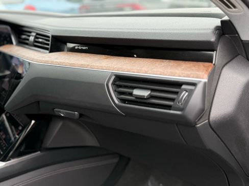 Used 2019 Audi e-tron Premium Plus image 52