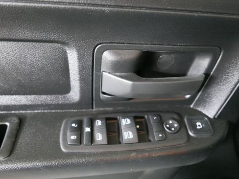 Used 2024 RAM 5500 Tradesman w/ Chrome Appearance Group AWD/4WD image 17