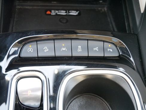 Used 2023 Buick Envision Avenir AWD/4WD image 24