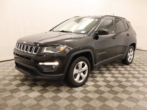 Used 2018 Jeep Compass Latitude w/ Popular Equipment Group FWD image 1