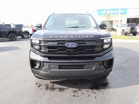 New 2025 Ford Expedition Active image 10